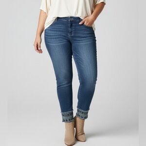 NWT Golden Girls GG Jeans Size 18W Ankle Embroidered Embellished Hem Blue